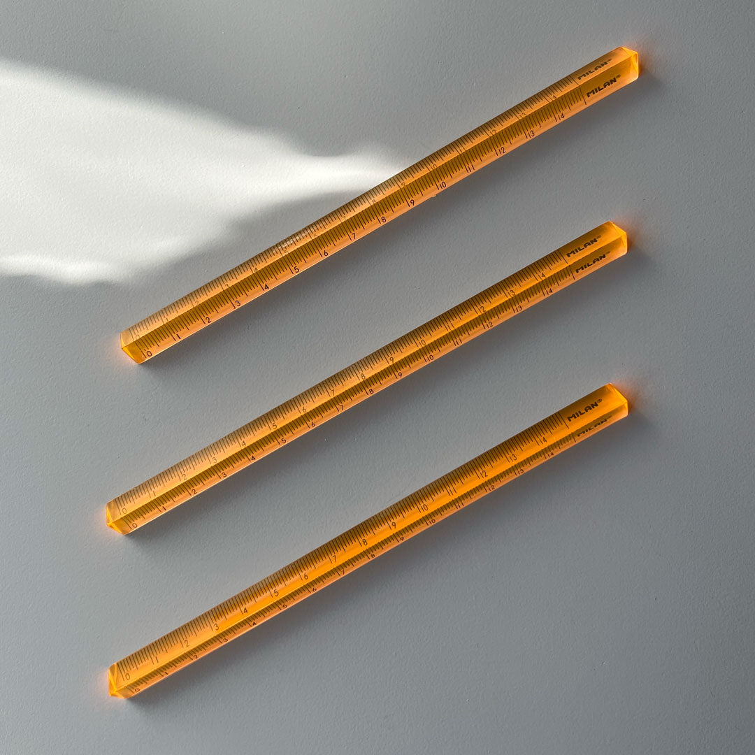 Trekantig linjal orange