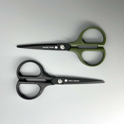 Papier Tigre scissors in khaki green and black